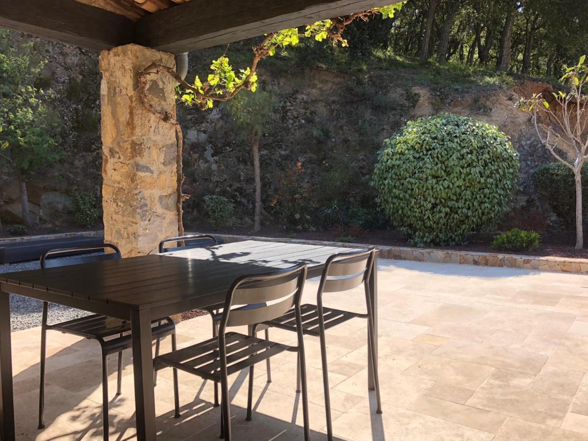 Les Aurochs Panzió Grimaud Kültér fotó