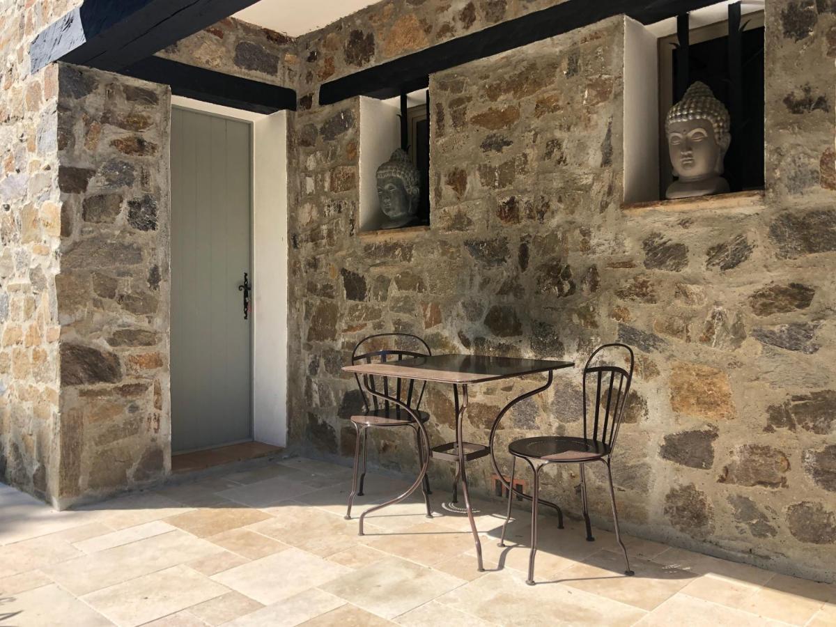 Les Aurochs Panzió Grimaud Kültér fotó